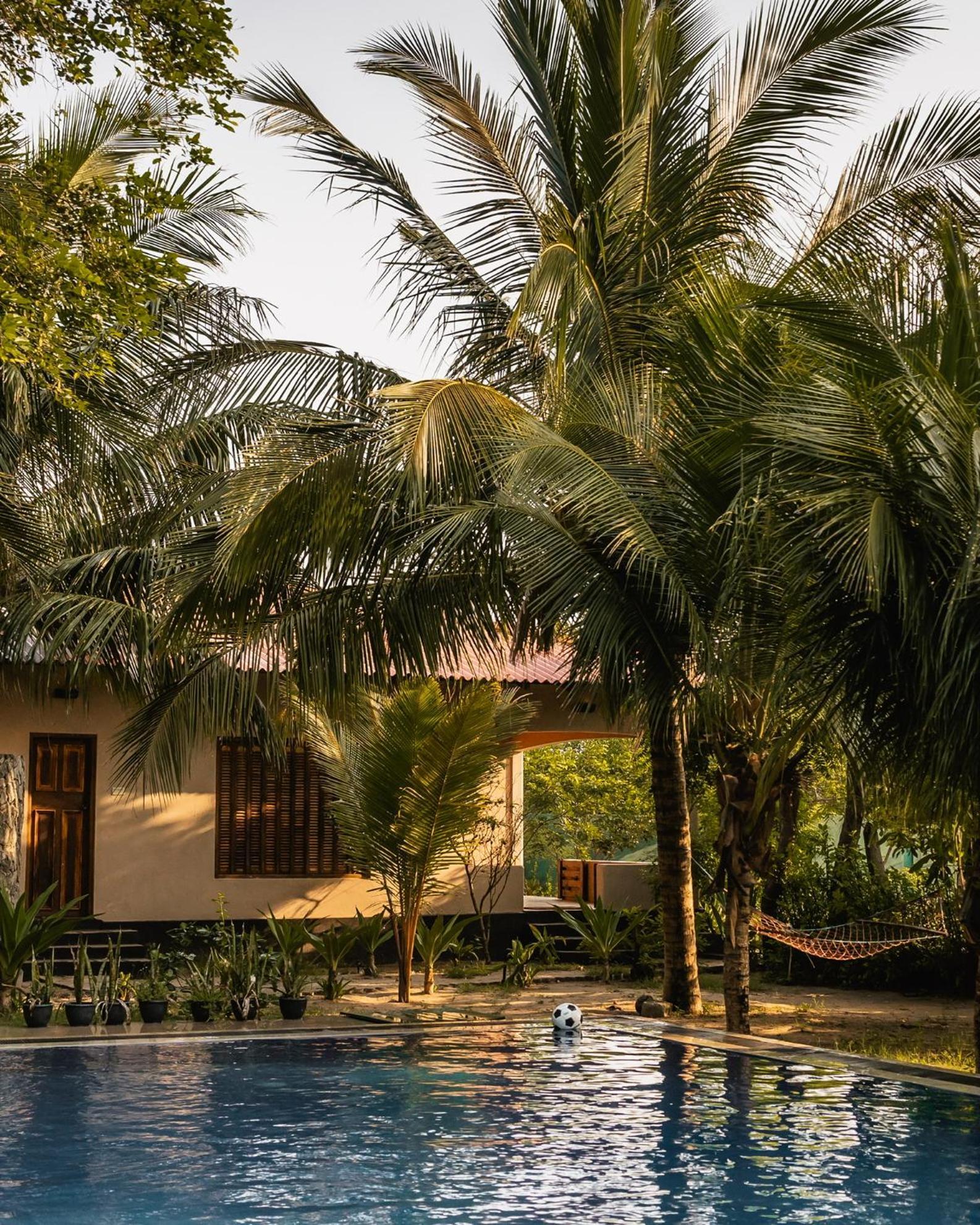 C Beyond Nilaveli Hotel Exterior photo